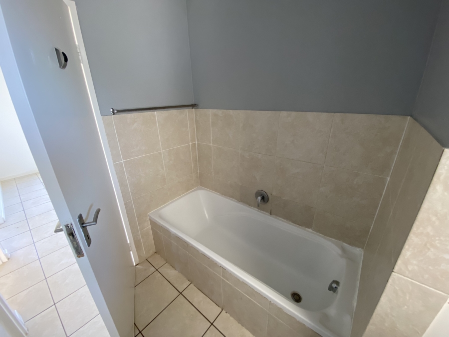 To Let 2 Bedroom Property for Rent in Muizenberg Western Cape